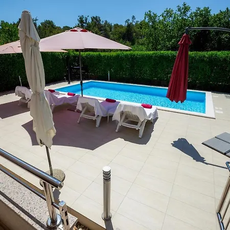 Poolincluded - Private Pool Villa Apartment Vigo Apartmán
