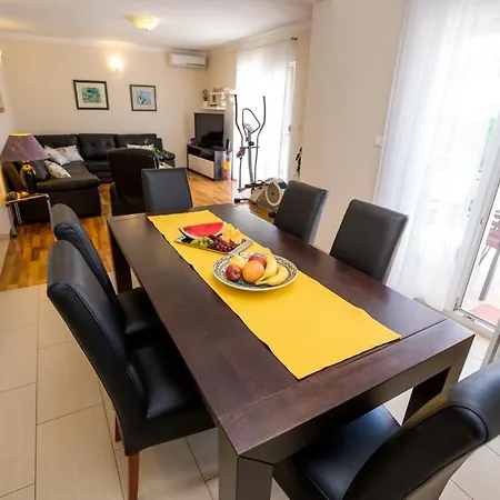Poolincluded - Private Pool Villa Apartment Vigo Apartmán